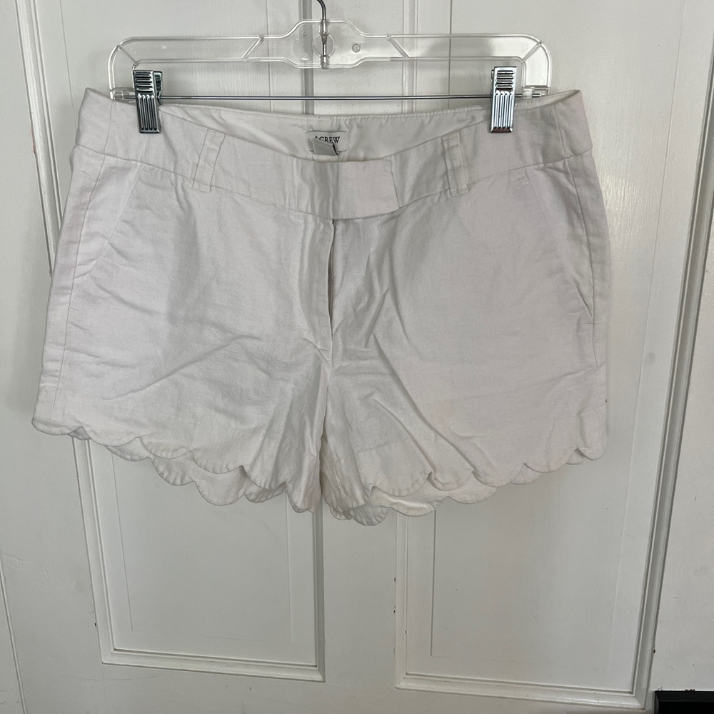 White Scalloped Hem Women Shorts